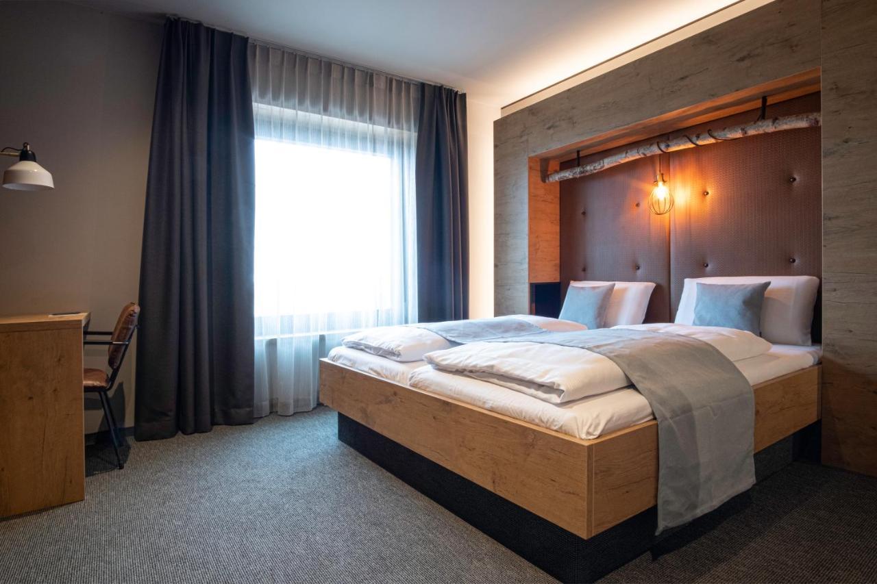 Riku Hotel ロイトリンゲン エクステリア 写真